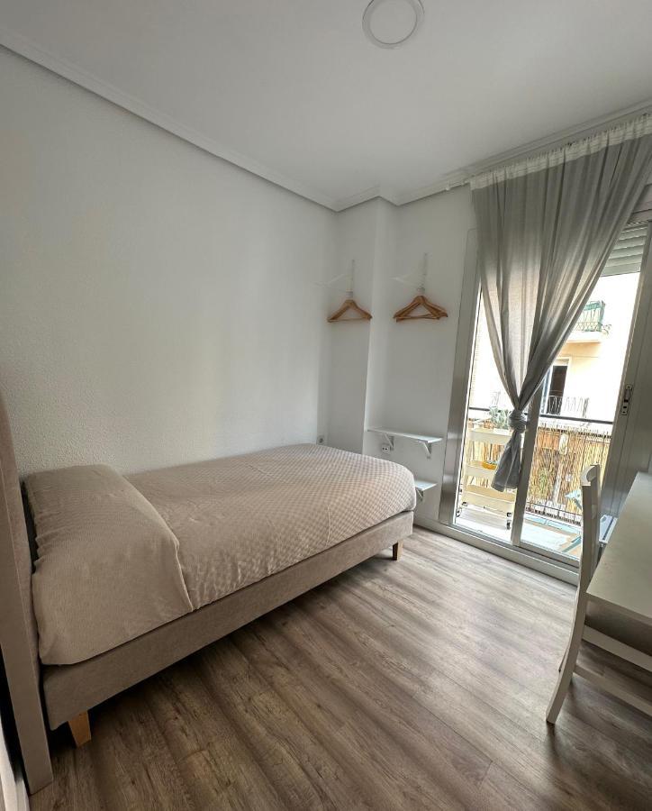 Habitacion Bien Situada, Comoda Y Nueva Valencia Exterior foto